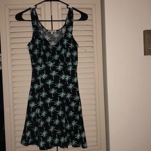 Palm tree dress 🌴 spring break or beach wear